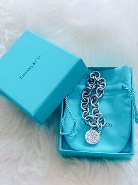 Tiffany & Co. Sterling Silver Round Notes Padlock Medium round Link Bracelet 7”